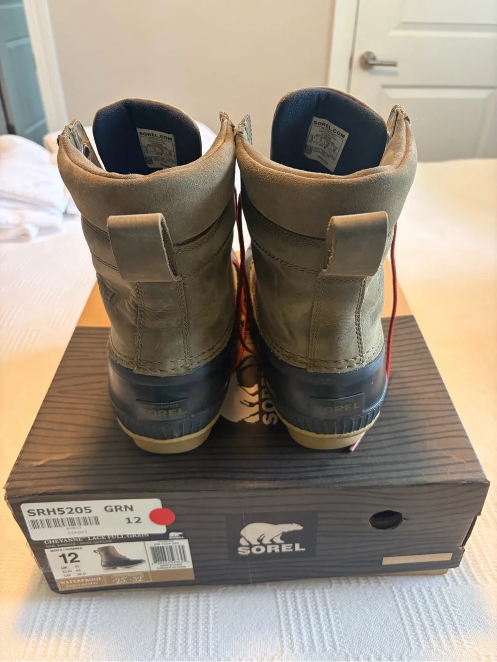 Sorel Cheyenne lace duck boots men’s 12